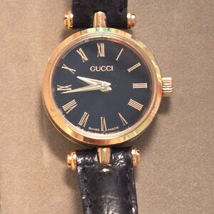 Vintage GUCCI 2000L Sherry Line 21mm Black Roman Dial Gold Quartz Women's Watch
